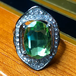 Ring-Oval Cut Stone-Green-size 6 1/2