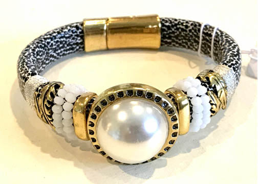 BOHO Magnetic Focal Bracelet - Pearl with Black & White Spotted Band